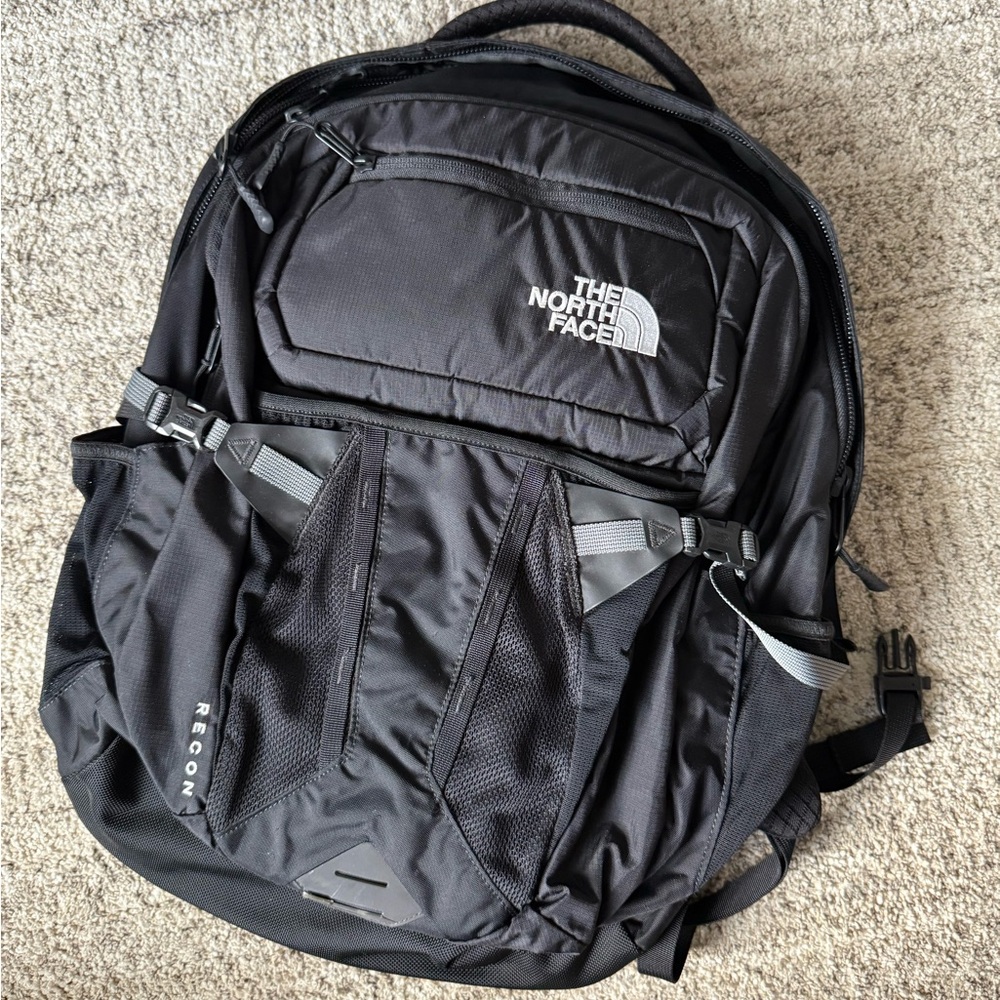 North Face Women’s Recon Backpack